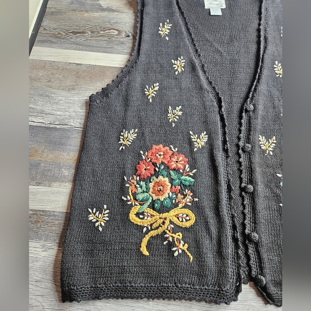 Vintage Sweater Vest Margules Large Floral Bouquet Needlepoint Embroidery - Picture 7 of 13
